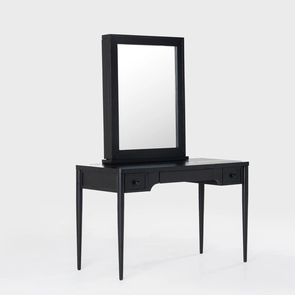 Minimalist Vanity Table With Mirror