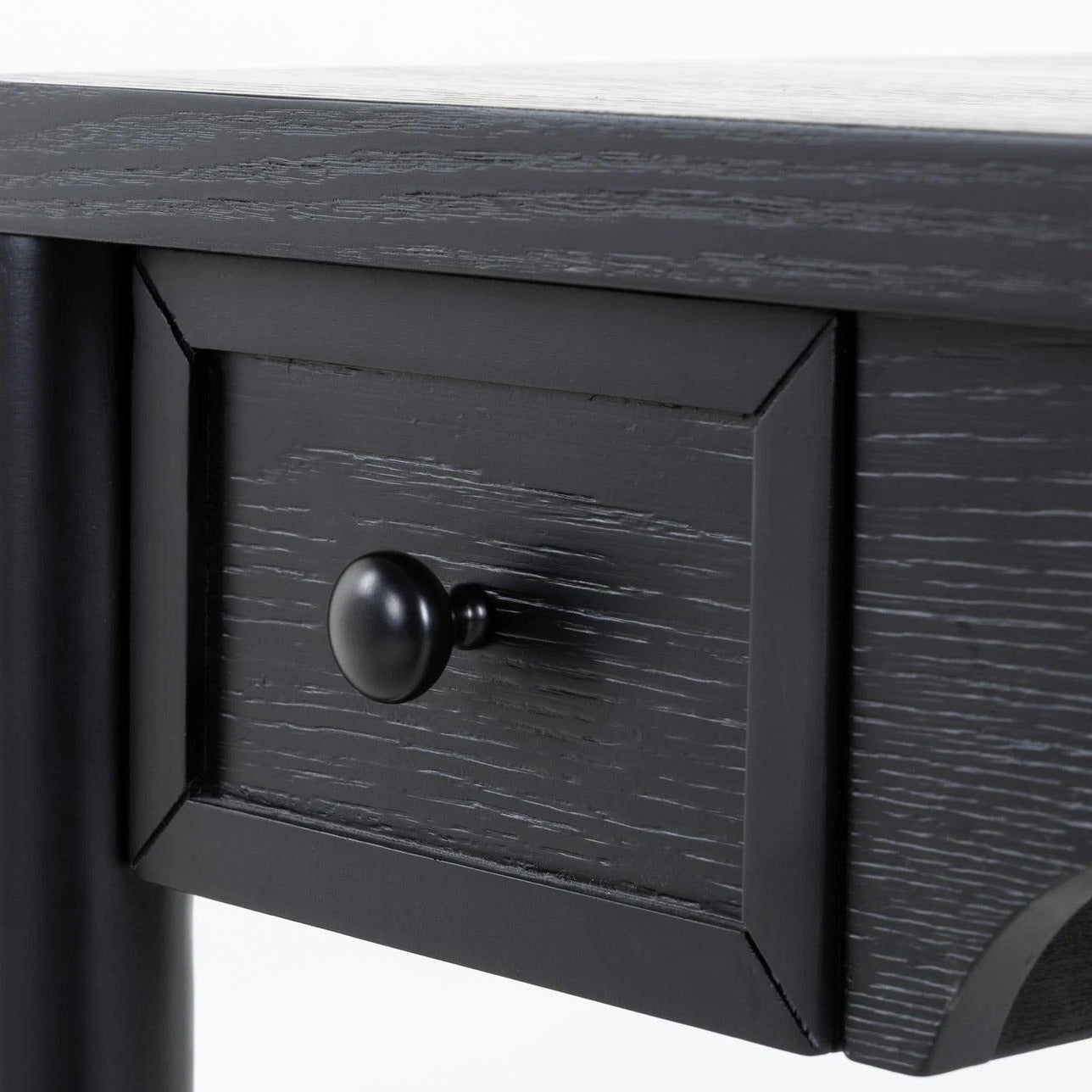 Minimalist Vanity Table With Mirror